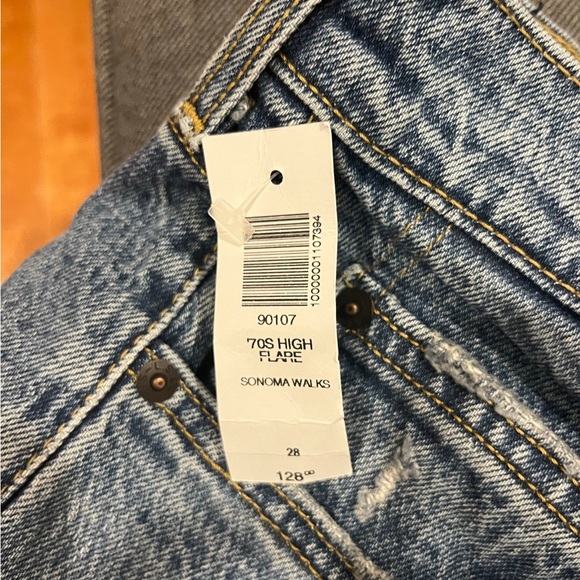 Levi’s 70’s high flare jean in Sonoma Walks (purchased at Aritzia) - Picture 3 of 3